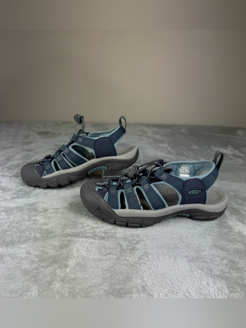 KEEN Fishermen Newport H2 Sandals Women Size 7.5